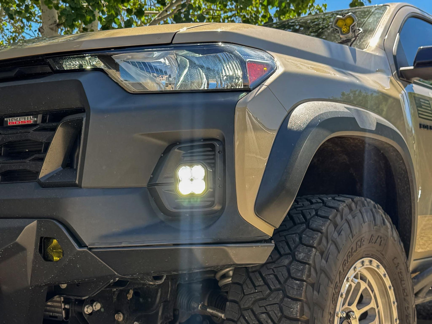 +2024 Colorado LT/Trailboss/Z71 vent cover (ASA Matte Black) + SS3 SAE/DOT Sport LED Pod