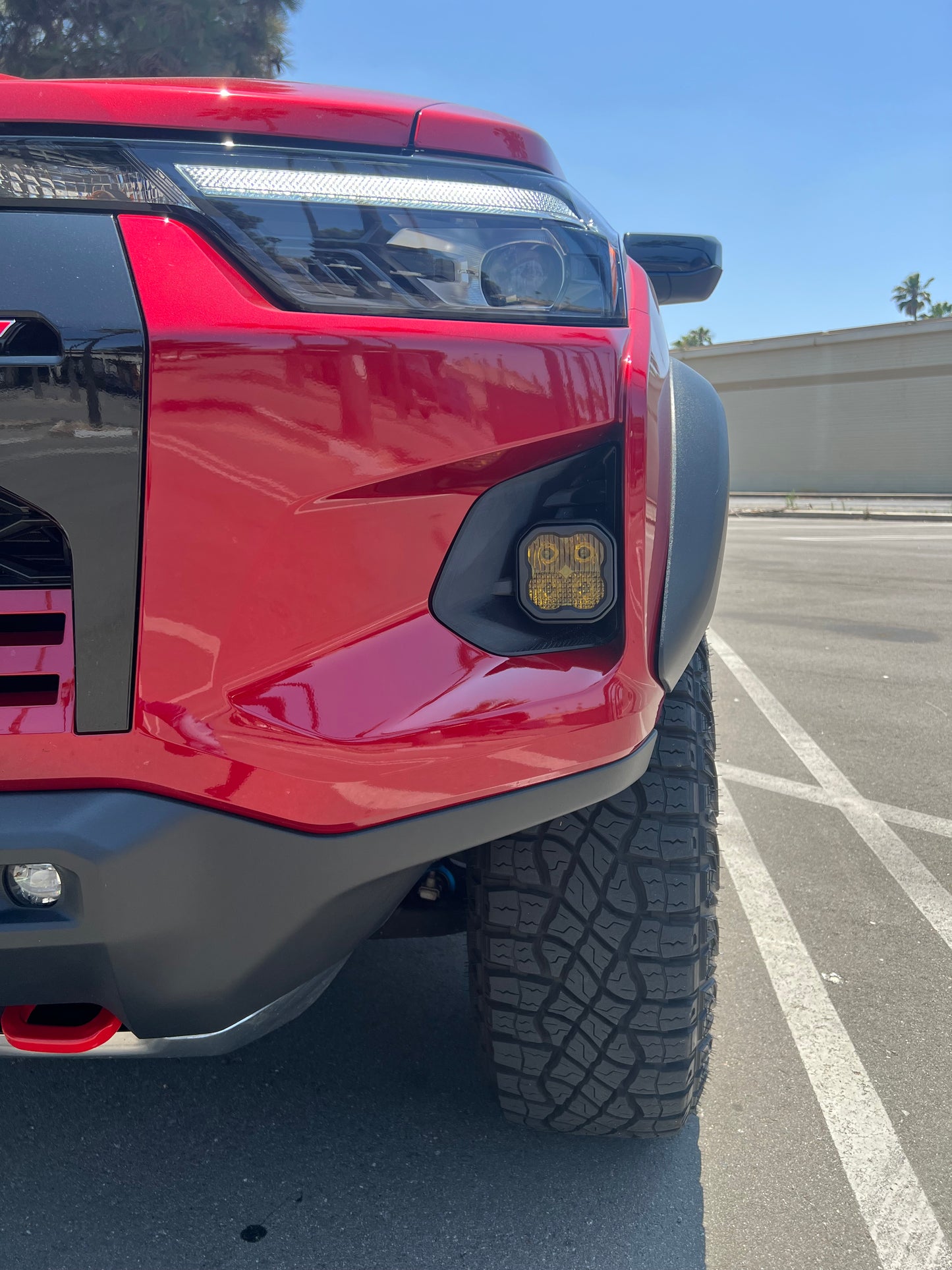 +2023 Colorado ZR2 Foglight conversion (Matte Black) + Diode Dynamics SS3 SAE Sport LED Pod