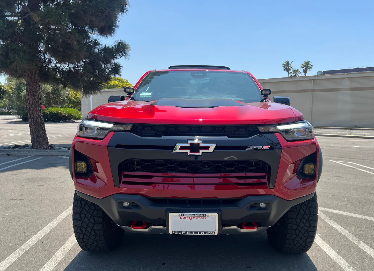 +2023 Colorado ZR2 Foglight conversion (Matte Black) + Diode Dynamics SS3 SAE Sport LED Pod