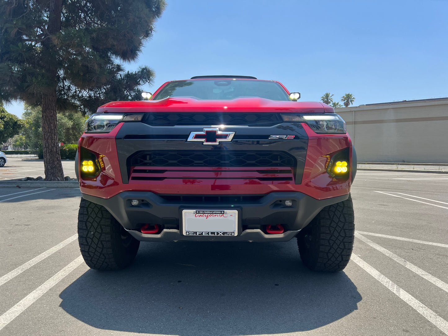 +2023 Colorado ZR2 Foglight conversion (Matte Black) + Diode Dynamics SS3 SAE Sport LED Pod