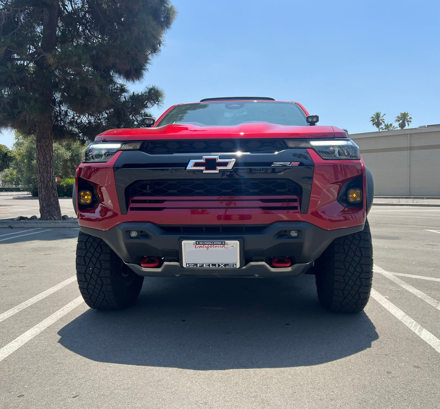 +2023 Colorado ZR2 Foglight conversion (Matte Black) + Diode Dynamics SS3 SAE Sport LED Pod